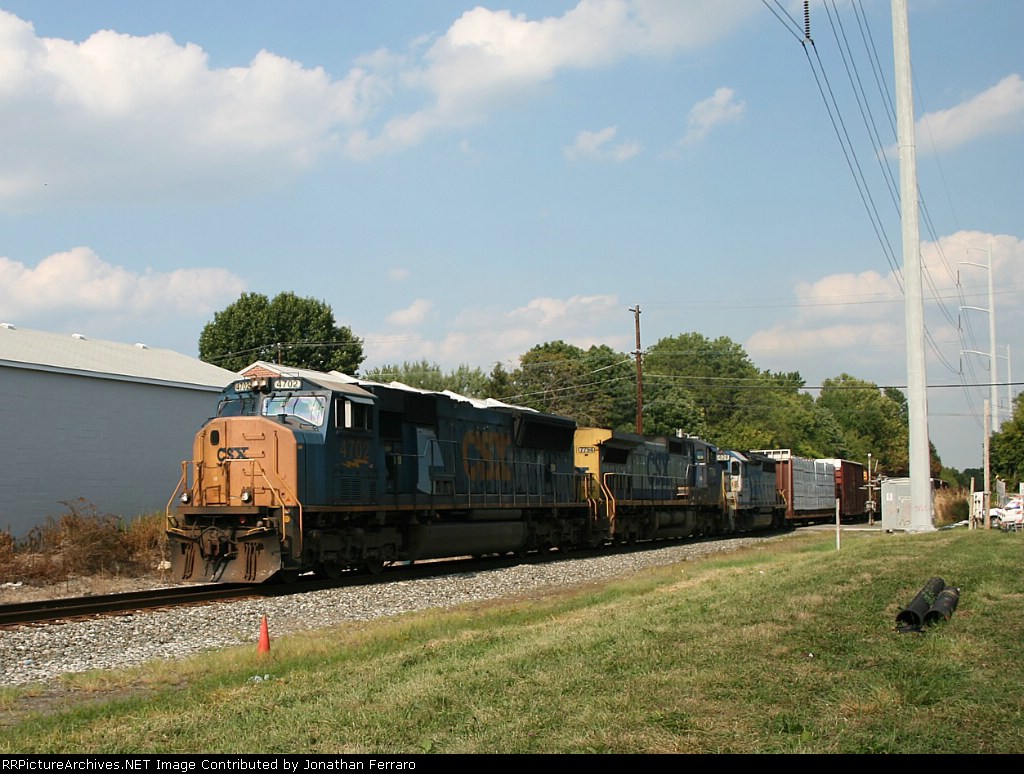 Q405 Crossing Holmes/Amosland Rd